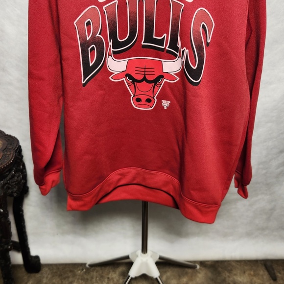 NBA Chicago Bulls Red Hoodie - Picture 3 of 8